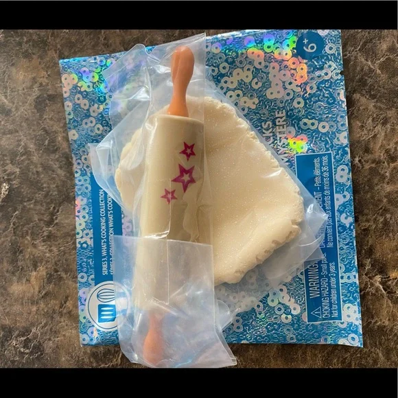 American Girl mini Mystery What’s Cooking Collection Rolling Pin and Dough - Picture 1 of 4